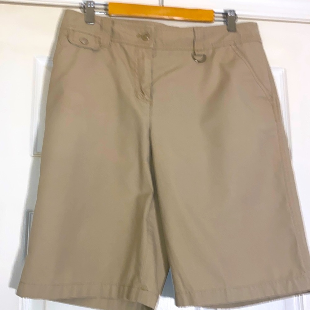 Jones New York Sport Kaki Silver Tone Buckles Double Front Pockets Size 12
